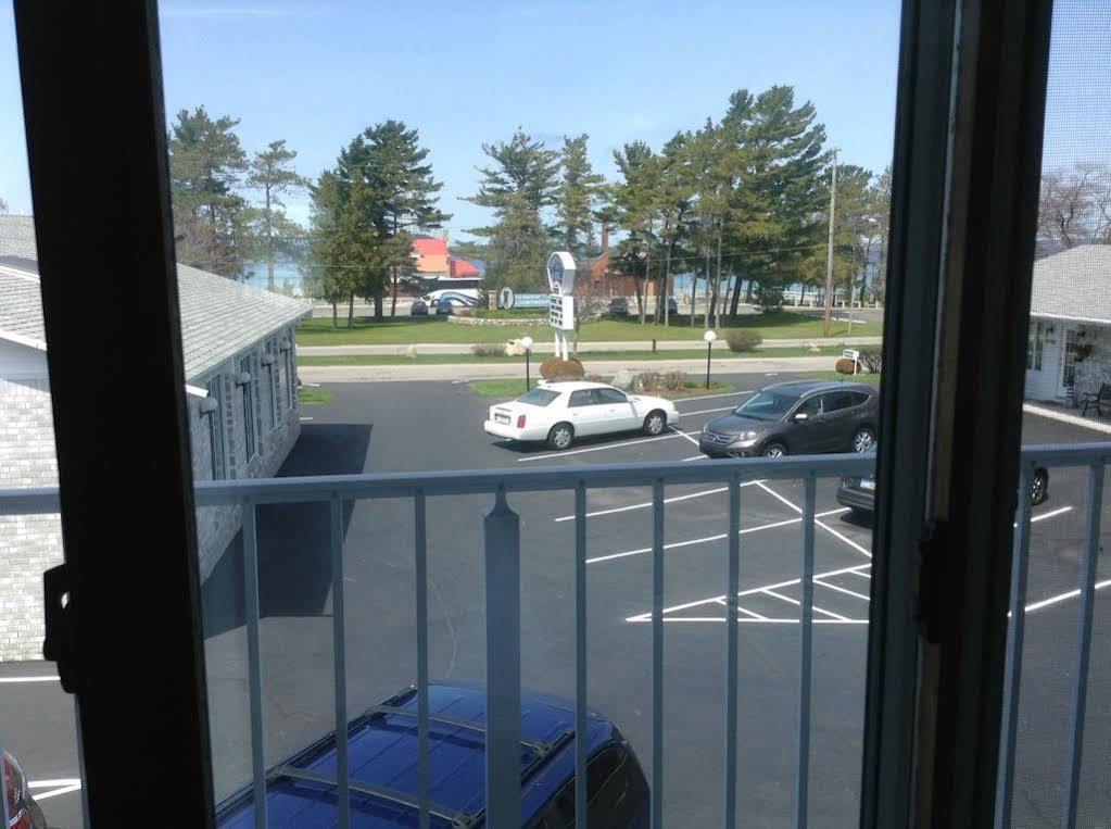 ماكيناو سيتي Lighthouse View Motel المظهر الخارجي الصورة